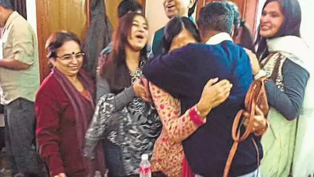 ഭര്ത്താക്കന്മാര് കേജരിവാളിനേയും ഒബാമയേയും കണ്ട് പഠിക്കട്ടെ