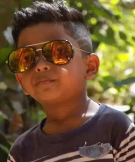 കളിക്കുന്നതിനിടയില് കോണ്ക്രീറ്റ് ജനല്പ്പാളി തലയില് വീണ് നാലരവയസുകാരന് ദാരുണാന്ത്യം