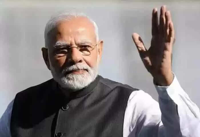 Narendra Modi | കുടുംബാധിപത്യമുള്ള പാര്ടികളെല്ലാം വേരൂന്നുന്നത് അഴിമതിയിലെന്ന് പ്രധാനമന്ത്രി; തെലങ്കാനയില് തുടക്കം കുറിച്ചത് 6100 കോടിയുടെ പദ്ധതികള്ക്ക്; മുഖ്യമന്ത്രി കെ ചന്ദ്രശേഖര് റാവുവിനെതിരെ ഉയര്ത്തിയത് കടുത്ത വിമര്ശനം