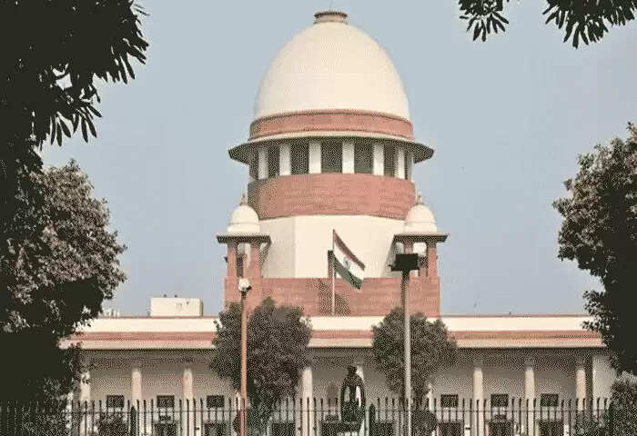 Supreme Court | വിചാരണയ്ക്കിടെ സുപ്രീം കോടതിയില് നേരിട്ട് ഹാജരായി 'കൊല്ലപ്പെട്ട' 11 വയസ്സുകാരന്; 'മറഞ്ഞു നിന്നതിന് പിന്നില് മുത്തച്ഛനേയും അമ്മാവന്മാരേയും കുടുക്കാനുള്ള പിതാവിന്റെ കെണി'