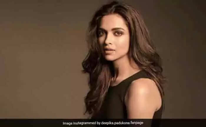 ട്വിറ്റര്, ഇന്സ്റ്റാഗ്രാം അകൗണ്ടിലെ പോസ്റ്റുകളെല്ലാം ഡിലീറ്റ് ചെയ്ത് ആരാധകരെ ഞെട്ടിച്ച് ദീപിക പദുകോണ്