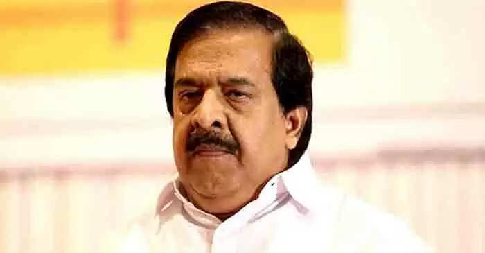 സ്വര്ണക്കടത്ത് കേസില് പാര്ട്ടിയും സര്ക്കാരും കസ്റ്റഡിയിലായി; പാര്ട്ടി സെക്രട്ടറിയുടെ വീട്ടില് മയക്കുമരുന്ന് കച്ചവടം, മുഖ്യമന്ത്രിയുടെ ഓഫീസില് രാജ്യദ്രോഹ പ്രവര്ത്തനം; നടക്കുന്നത് തീവെട്ടി കൊളളയെന്ന് പ്രതിപക്ഷനേതാവ്