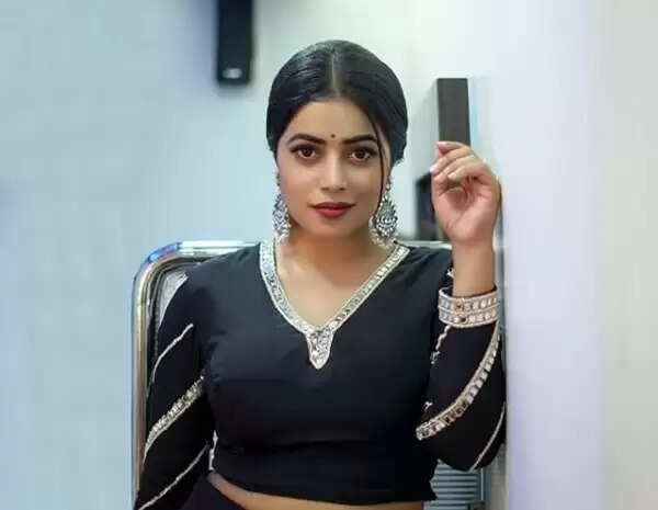 ഷംന ഖാസിമിനെ ഭീഷണിപ്പെടുത്തി പണം തട്ടാന്‍ ശ്രമിച്ച കേസിലെ ഒരു പ്രതി കോടതിയില്‍ കീഴടങ്ങി