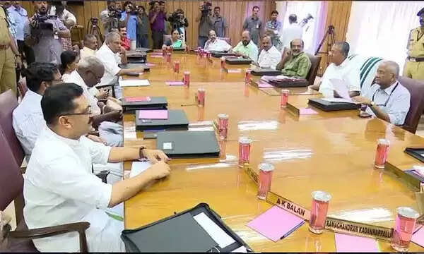 തദ്ദേശസ്വയംഭരണ വകുപ്പ് പ്രിന്സിപ്പല് സെക്രട്ടറി ശാരദ മുരളീധരനെ ആറാം ധനകാര്യകമ്മീഷന് അംഗമായി ഉള്പ്പെടുത്താന് തീരുമാനം