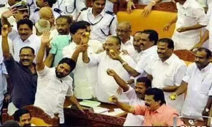 ജോസ് കെ മാണി നേതൃത്വം നല്കുന്ന കേരള കോണ്ഗ്രസ് (എം) ഇടതുമുന്നണിയില് ചേര്ന്നതോടെ സോഷ്യല് മീഡിയയില് ട്രോളുകളുടെ പെരുമഴ; സി പി എം കെ എം മാണിക്കും പാര്ട്ടിക്കുമെതിരെ നടത്തിയ രാഷ്ട്രീയ പോരാട്ടങ്ങളുടെ ചിത്രങ്ങളും വാര്ത്തകളും കുത്തിപ്പൊക്കി ട്രോളന്മാര്