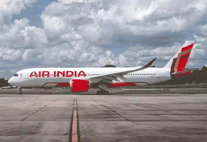 Air India | രൂപത്തില് മാറ്റം വരുത്തി എയര് ഇന്ഡ്യ; യാത്രക്കാര്ക്ക് ആധുനിക സൗകര്യങ്ങളോടുകൂടിയ യാത്രാ അനുഭവം ലഭ്യമാക്കുക എന്ന ലക്ഷ്യത്തിലേക്കുള്ള പുതിയൊരു കാല്വെപ്പ് കൂടിയാകുമെന്ന് അധികൃതര്
