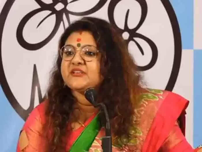 ബിജെപി എംപിയും ബംഗാള് യുവമോര്ച പ്രസിഡന്റുമായ സൗമിത്ര ഖാന്റെ ഭാര്യ തൃണമൂല് കോണ്ഗ്രസില് ചേര്ന്നു; വിവാഹമോചനം നേടുമെന്ന് ഭര്ത്താവ്