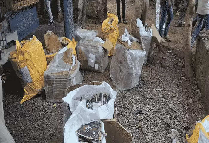 Drugs Caught | തലശ്ശേരിയില് കൊറിയര് വഴി കടത്താന് ശ്രമിച്ച 400 കിലോ ഹാന്സ് പിടികൂടി