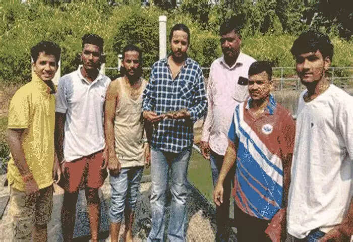 Rescued | ഭാണ്ഡൂപ്പിലെ ബി എം സി ജലശുദ്ധീകരണ പ്ലാന്റില് കണ്ടെത്തിയ മുതലക്കുഞ്ഞിനെ രക്ഷപ്പെടുത്തി