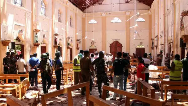 ഈസ്റ്റര് ദിനത്തില് ശ്രീലങ്കയിലുണ്ടായ സ്ഫോടന പരമ്പരയില് മരണസംഖ്യ 290 ആയി; അറസ്റ്റിലായത് 13 പേര്