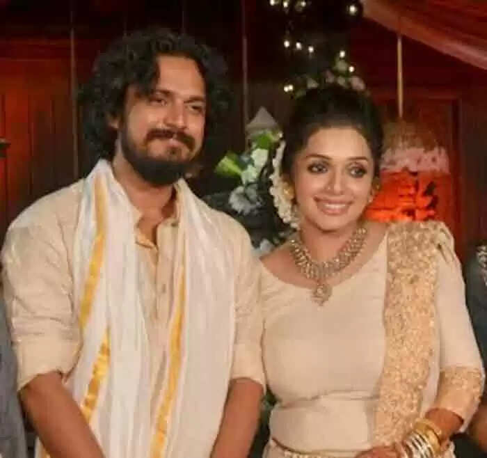 നടി ആന് അഗസ്റ്റിനും ഛായാഗ്രാഹകന് ജോമോന് ടി ജോണും വിവാഹമോചിതരാകുന്നു