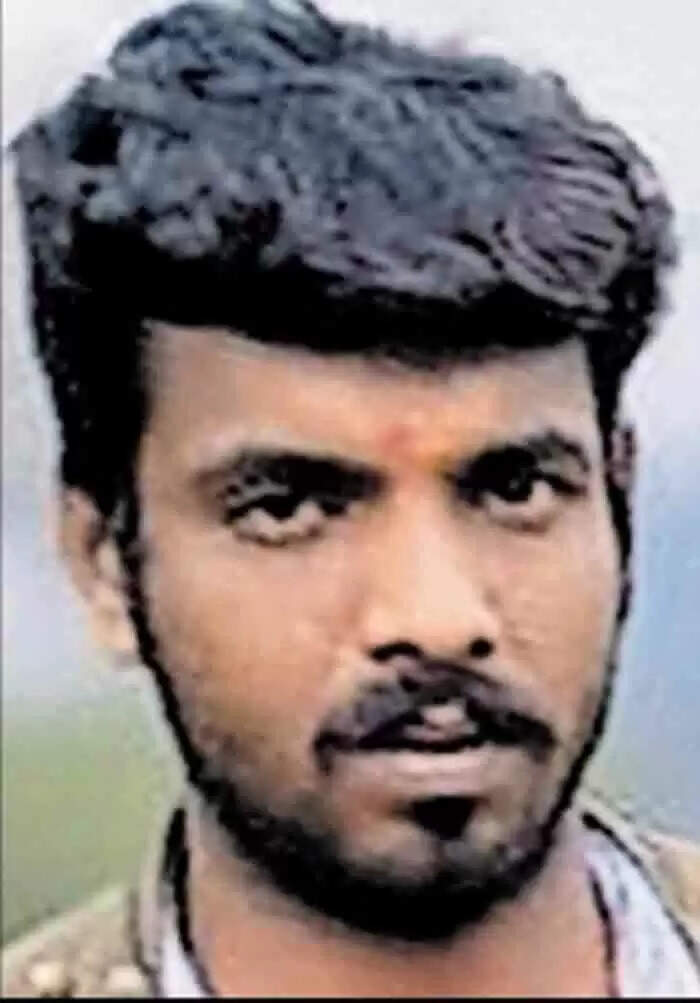 Arrested | 'കരഞ്ഞ് ഉറക്കം കളഞ്ഞെന്ന് പറഞ്ഞ് തെങ്ങിന് മടല് കൊണ്ട് 4 വയസ്സുകാരനെ ക്രൂരമായി മര്ദിച്ചു'; തലയിലും മുഖത്തും ഗുരുതരമായി പരിക്കേറ്റ കുട്ടി ആശുപത്രിയില്; അമ്മയുടെ സുഹൃത്ത് അറസ്റ്റില്