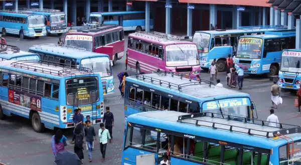 ലോക്ക് ഡൗണ് കഴിഞ്ഞാലും പൊതുഗതാഗതത്തിന് നിയന്ത്രണം ഉണ്ടാകും; നഷ്ടത്തിലോടാന് കഴിയില്ല; സര്വീസുകള് താല്ക്കാലികമായി അവസാനിപ്പിക്കാനുള്ള ജി ഫോം നല്കി സ്വകാര്യ ബസുടമകള്