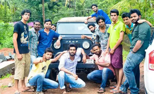 29 വയസുള്ള ആ ഹൃദയം നിലച്ചുപോയി; പിറക്കാന് പോകുന്ന കുഞ്ഞുവാവയെ കാണാന് വിധി അനുവദിച്ചില്ല, ഗര്ഭിണികളുടെ വിമാന യാത്രയ്ക്കായി സുപ്രീം കോടതിയില് പോരാടിയ നിതിന്റെ വേര്പാട് താങ്ങാനാവാതെ സുഹൃത്തുക്കള്