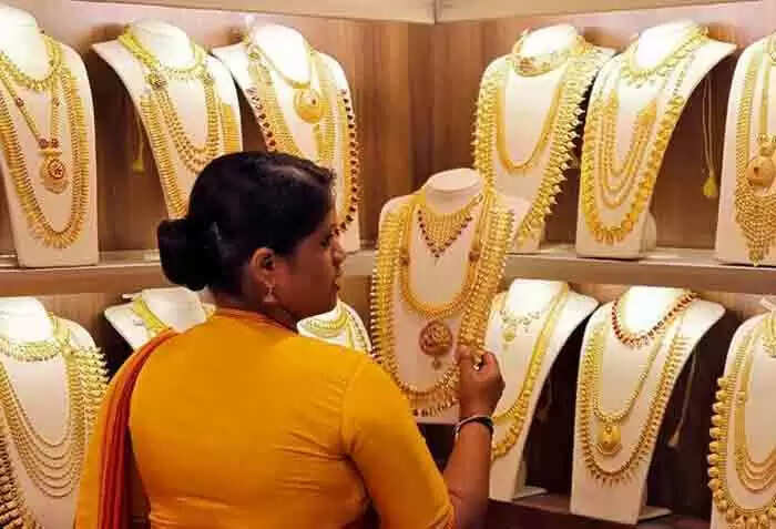 സംസ്ഥാനത്ത് സ്വര്ണവിലയില് കുതിപ്പ്; പവന് 400 രൂപകൂടി 35,600 രൂപയായി