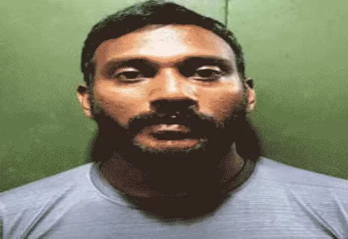 Arrested | ഏഴോത്ത് ബൈകില് കടത്തുകയായിരുന്ന 5 കിലോ കഞ്ചാവുമായി യുവാവ് എക്സൈസ് പിടിയില്