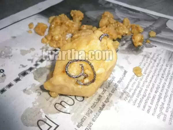 ശര്ക്കരയില് ചത്ത പാമ്പിന് കുഞ്ഞ്