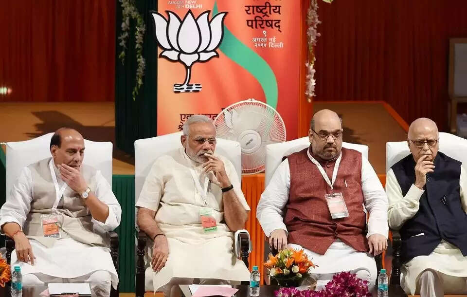 സുപ്രീം കോടതി തുണച്ചു; മോഡി ക്യാബിനറ്റിലെ 13 പേര്ക്ക് മന്ത്രിമാരായി തുടരാം