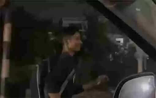 'വൈറലായാലും കുഴപ്പമില്ല, കുപ്രസിദ്ധനാവുകയല്ലല്ലോ': അര്ധരാത്രിയിലെ ഓട്ടം തട്ടുകടയിലെ ജീവനക്കാരനെ സമൂഹമാധ്യമങ്ങളിലെ താരമാക്കി; വീഡിയോ തരംഗമായത് അറിയാതെ യുവാവ് ജോലി തുടരുന്നു, കഷ്ടപ്പാടിന് പിന്നിലെ രഹസ്യം ഇത്