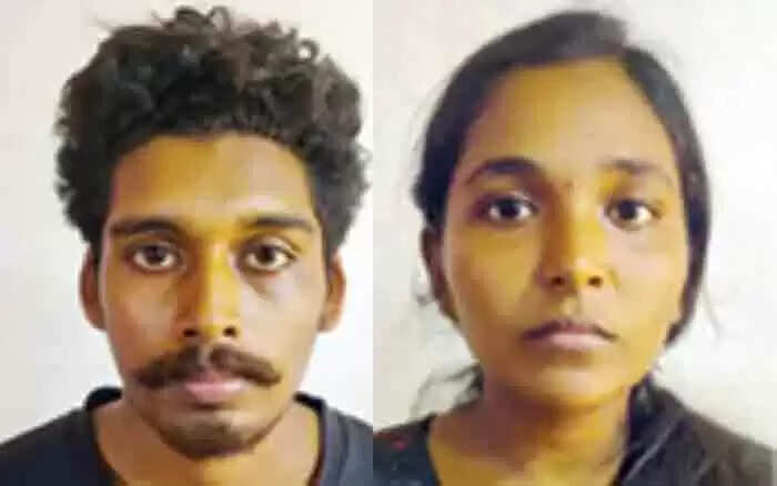 Cheating case | 'മുത്തശ്ശിയുടെ ഏഴര പവന് സ്വര്ണാഭരണങ്ങള് മോഷ്ടിച്ച് മുക്കുപണ്ടം വച്ചു; 8 ലക്ഷം രൂപയുടെ ബാങ്ക് നിക്ഷേപം തട്ടിയെടുത്ത് കാര് വാങ്ങി'; ഒടുവില് ജയിലഴികള്ക്കുള്ളിലായി പേരമകളും സുഹൃത്തും