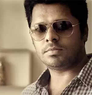 തനിക്കും ഭാര്യയ്ക്കുമെതിരെയുള്ള കൊക്കെയിന് ആരോപണത്തിന് പിന്നില് രാഷ്ട്രീയ പകപോക്കലെന്ന് ആഷിഖ് അബു