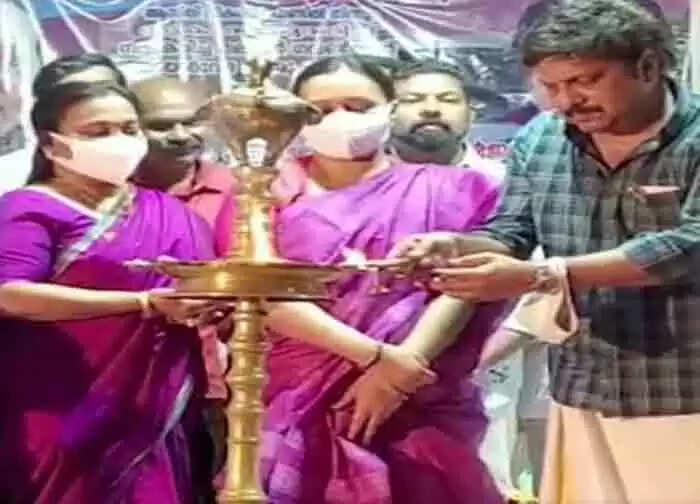 'നടനായ എന്റെ വീട്ടില് ഇട്ടിരിക്കുന്നതിലും നല്ല ടൈല്സാണ് ഇവിടെ ഇട്ടിരിക്കുന്നത്; പക്ഷെ ചില അലവലാതി ഡോക്ടര്മാര്' ; ആരോഗ്യമന്ത്രി വീണാ ജോര്ജ് വേദിയിലിരിക്കെ ആയുര്വേദ ഡോക്ടര്മാരുടെ സംഘടനകളെ വിമര്ശിച്ച് പത്തനാപുരം എംഎല്എ കെ ബി ഗണേഷ് കുമാര്