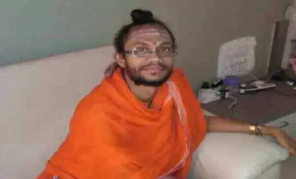 നന്ദേഡിൽ ആശ്രമപരിസരത്ത് സന്യാസിയും സഹായിയും കൊല്ലപ്പെട്ട നിലയില്, 12 മണിക്കൂറിനകം മുഖ്യപ്രതിയെ പിടികൂടി, കവർച്ചാശ്രമം തടഞ്ഞപ്പോഴാണ് കുത്തിക്കൊന്നതെന്ന് പോലീസ്