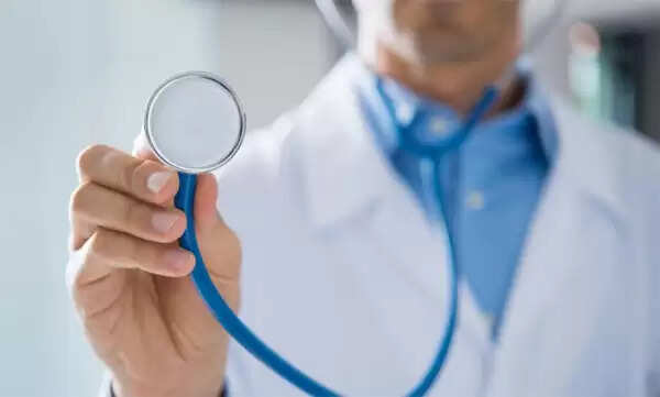 എട്ടു വയസുകാരന് ചികിത്സ നിഷേധിച്ച സംഭവം: ആരോഗ്യ വകുപ്പിന് പരാതിയുമായി ബന്ധുക്കള്