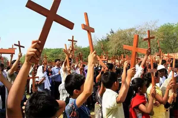 Religious Conversion | മതപരിവര്ത്തനത്തില് ഗോത്രവര്ഗക്കാര് പ്രകോപിതരായി; ഗ്രാമത്തില് പുറത്തുനിന്നുള്ളവരെ പ്രവേശിപ്പിക്കുന്നത് നിരോധിച്ചു