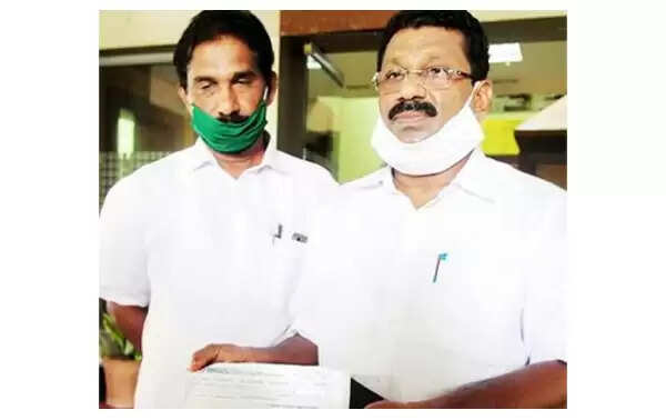 കോണ്ഗ്രസ് നല്കിയ ചെക്ക് സര്ക്കാര് സ്വീകരിക്കാത്തത് അതിഥി തൊഴിലാളികളോടുള്ള ക്രൂരത: സതീശന് പാച്ചേനി