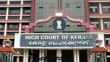 മദ്യാസക്തി ഉള്ളവര്ക്ക് ഡോക്ടറുടെ കുറിപ്പടിയോടെ മദ്യം നല്കാനുള്ള സര്ക്കാര് തീരുമാനത്തിന് ഹൈക്കോടതിയുടെ സ്റ്റേ