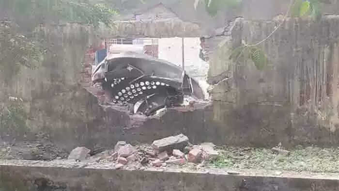 ബീഹാറില് ഫാക്ടറിയിലെ ബോയിലെര് പൊട്ടിത്തെറിച്ച് അപകടം; 6 മരണം, 5 പേര്ക്ക് പരിക്ക്