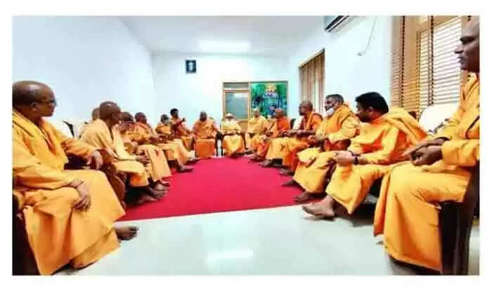 ശിവഗിരി ബ്രഹ്മവിദ്യാലയത്തില് പഠനം നടത്തിയ സന്യാസിമാരുടെ സംഗമം ധര്മസംഘം ട്രസ്റ്റ് പ്രസിഡന്റ് സ്വാമി സചിദാനന്ദയുടെ അധ്യക്ഷതയില് നടന്നു