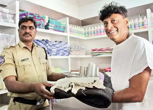 ബോബി ചെമ്മണ്ണൂര് തെലുങ്കാനയിലെ 'ജയിലില്'