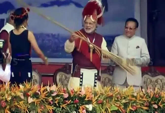 മോഡിക്ക് നാഗാലാന്റിന്റെ സമ്മാനം; ഒരു ലക്ഷം ചൂലുകള്