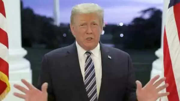 അമേരിക്കന് പ്രസിഡന്റ് തെരഞ്ഞെടുപ്പ് ഫോട്ടോഫിനിഷിലേക്ക് നീങ്ങുന്നു; ട്രംപിന്റെ എല്ലാ പോസ്റ്റും ഫ്ലാഗ് ചെയ്ത് ഫേസ്ബുക്ക്; ട്വീറ്റുകളെ മറച്ച് ട്വിറ്റര്