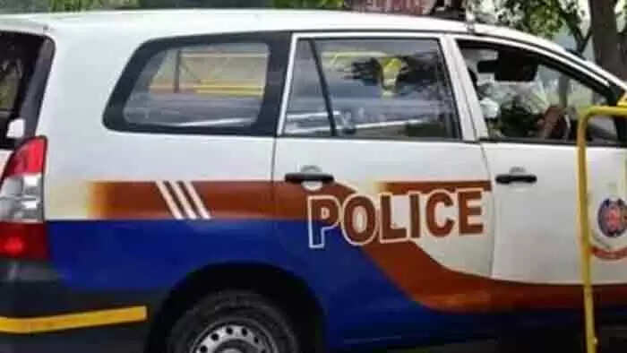 27 വര്ഷങ്ങള്ക്ക് മുന്പ് പീഡനത്തിനിരയായി; മകന് അച്ഛന്റെ പേര് ചോദിച്ചതോടെ 2 പേര്ക്കെതിരെ പരാതിയുമായി യുവതി