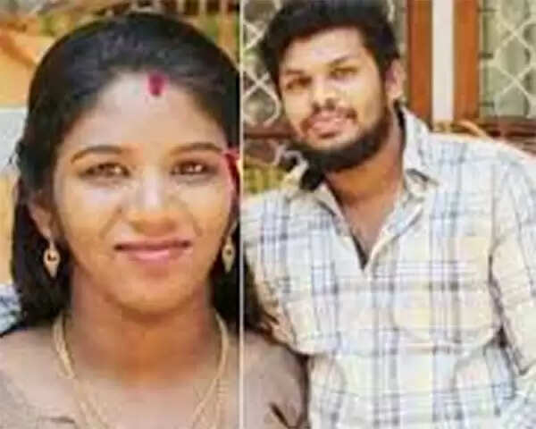 ഉത്ര കൊലപാതകം; പാമ്പിനെ കൊണ്ട് കടിപ്പിക്കുന്നതിന് മുമ്പ് ഉറക്കഗുളിക നല്കിയിരുന്നു, തീരുമാനിച്ചുറപ്പിച്ച കൊലപാതകത്തിന് അറസ്റ്റ് മുന്കൂട്ടി കണ്ട് നിയമോപദേശവും തേടി; കൂടുതല് വിവരങ്ങള് പുറത്ത്