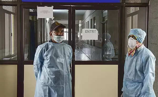 വഴിയരികില് ഉറങ്ങിക്കിടന്ന യുവതിയുടെ 18 മാസം പ്രായമുള്ള കുഞ്ഞിനെ തട്ടിക്കൊണ്ടുപോയ പ്രതിയും കുടുംബവും അടക്കം 22പേര് ക്വാറന്റൈനില്;സംഭവം ഇങ്ങനെ!