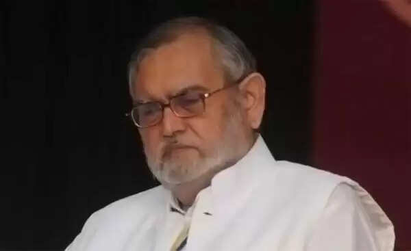 തെറ്റിദ്ധാരണയുണ്ടാക്കി സമൂഹത്തില് വിള്ളല് സൃഷ്ടിക്കുന്നു; ഡെല്ഹി ന്യൂനപക്ഷ കമ്മീഷന് ചെയര്മാനെതിരെ രാജ്യദ്രോഹ കുറ്റത്തിന് കേസ്