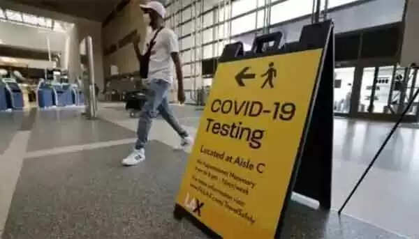 ഒമിക്രോണ്: നിയന്ത്രണങ്ങള് കടുപ്പിച്ച് കൂടുതല് രാജ്യങ്ങള്; ആഫ്രികന് രാജ്യങ്ങള്ക്ക് മേല് ഏര്പെടുത്തിയിരിക്കുന്ന യാത്രാ വിലക്ക് അശാസ്ത്രീയമാണെന്നും, ഉടന് പിന്വലിക്കണമെന്നും ദക്ഷിണാഫ്രികന് പ്രസിഡന്റ്