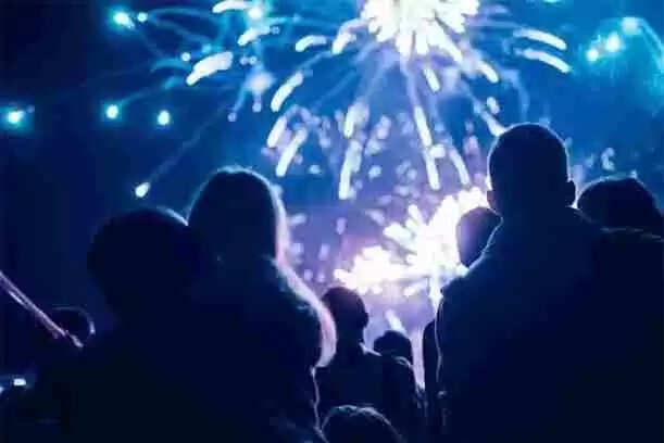 പുതുവത്സര തലേന്ന് ചെന്നൈയില് പൊലീസ് പടയിറങ്ങും; നിയമ ലംഘനങ്ങള് പരിശോധിക്കാന് ഇറക്കുന്നത് 10,000 പേരടങ്ങുന്ന സേനയെ