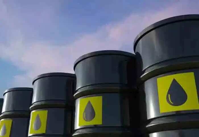 Crude oil | ജൂലൈ മുതൽ എണ്ണ ഉൽപാദനം വെട്ടിക്കുറക്കുമെന്ന് പ്രഖ്യാപിച്ച് സൗദി അറേബ്യ; പെട്രോൾ, ഡീസൽ വില വർധിച്ചേക്കും; ക്രൂഡ് ഓയിൽ വില 2% ഉയർന്നു