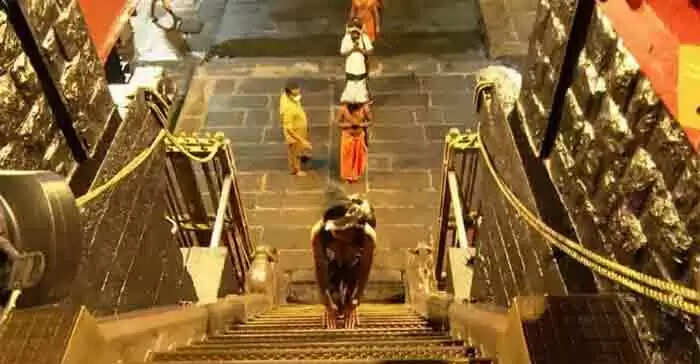 തിരുനടയില് അയ്യപ്പനെ എത്ര സമയം വേണമെങ്കിലും തൊഴാം; പൊലീസ് തള്ളിമാറ്റില്ല; തീര്ഥാടകരുടെ എണ്ണം കൂട്ടിയിട്ടും ശബരിമലയില് ഭക്തരുടെ സാന്നിധ്യത്തില് കാര്യമായ വര്ധനയില്ല