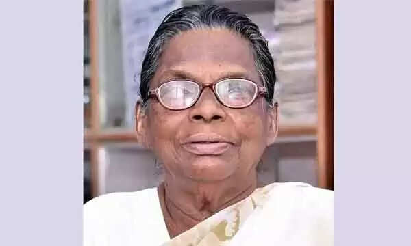 കര്ഷകത്തൊഴിലാളി നേതാവ് കെ എസ് അമ്മുക്കുട്ടി അന്തരിച്ചു