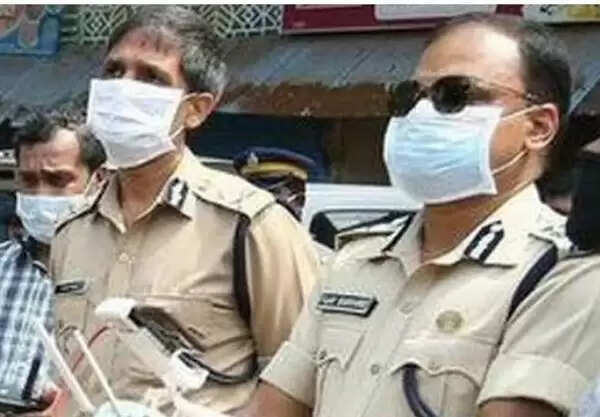 കാസര്കോട് പരീക്ഷണവുമായി വിജയ് സാഖറെ കണ്ണൂരിലും: ലോക്ക് ഡൗണ് ലംഘിക്കുന്നവരെ തടയാന് ഡ്രോണും മൊബൈല് ആപ്ലിക്കേഷനും
