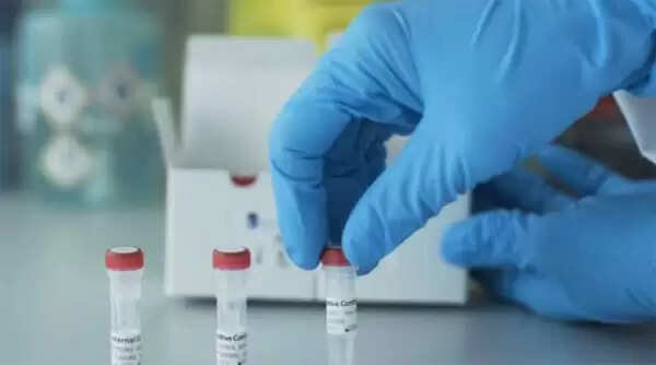 കോവിഡ്-19: ഐസൊലേഷന്‍ ഐ സി യുവില്‍ കഴിയുന്ന ബ്രിട്ടീഷ് പൗരന് എച്ച് ഐ വി മരുന്നുകള്‍ നല്കിത്തുടങ്ങി