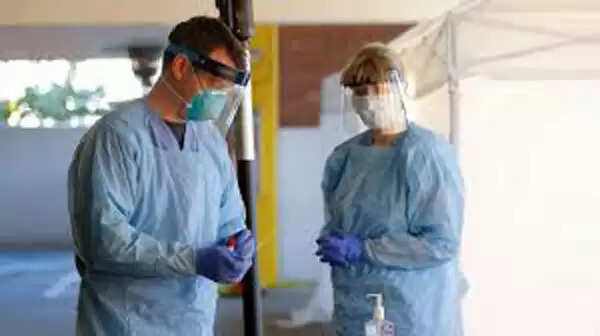 ഒരാളില്നിന്ന് ഒരു മാസം കൊണ്ടു രോഗം പകരാവുന്നത് 406 പേരിലേക്ക്; ക്വാറന്റൈന് കര്ശനമായി പാലിക്കണമെന്ന് ആരോഗ്യ മന്ത്രാലയം