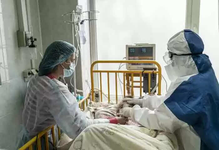 UK Hospitals | യുകെയിലെ ആശുപത്രികള് യുക്രൈനിലേതിനേക്കാള് മോശമെന്ന് ബ്രിട്ടീഷ് ഡോക്ടര്; വരാന്തകളില് തിങ്ങിനിറഞ്ഞ് രോഗികള്; രാജ്യം നേരിടുന്നത് ഗുരുതര സാഹചര്യം