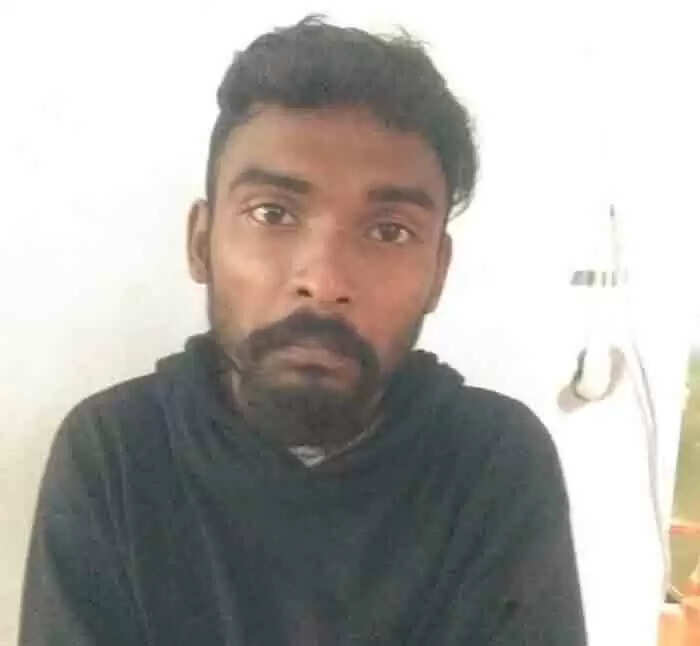 പട്ടാപകല് എ ടി എം കുത്തിത്തുറന്ന് മോഷണം നടത്താന് ശ്രമം; 2 പേര് അറസ്റ്റില്